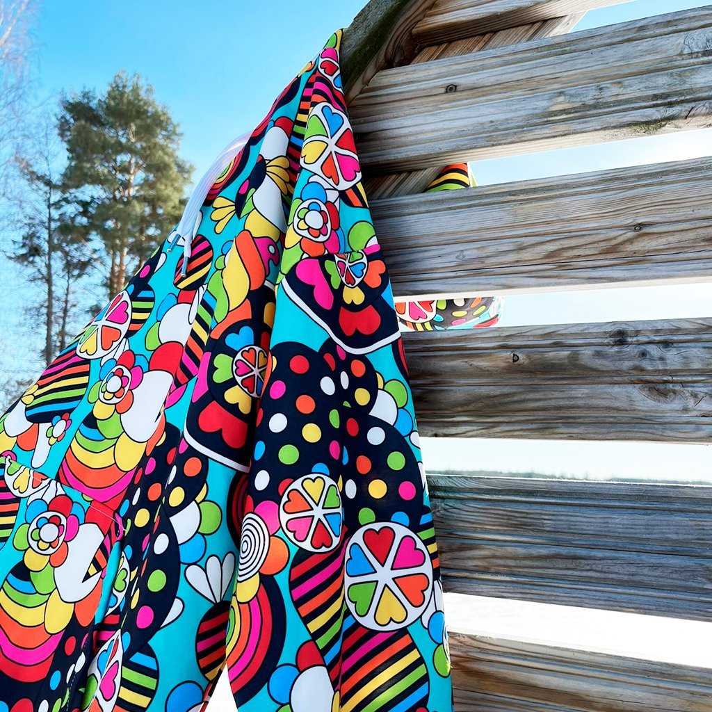 The Secret Spell of Colorful Clothes - SHALMIAK