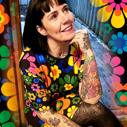 T-shirt dress - FLOW-POW joy - Funky flower power print