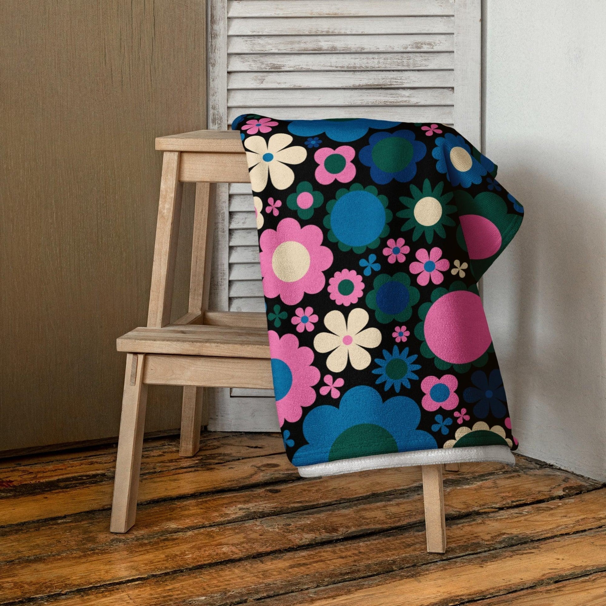 Towel - BLOOMPOP blue pink - Colorful bloom print