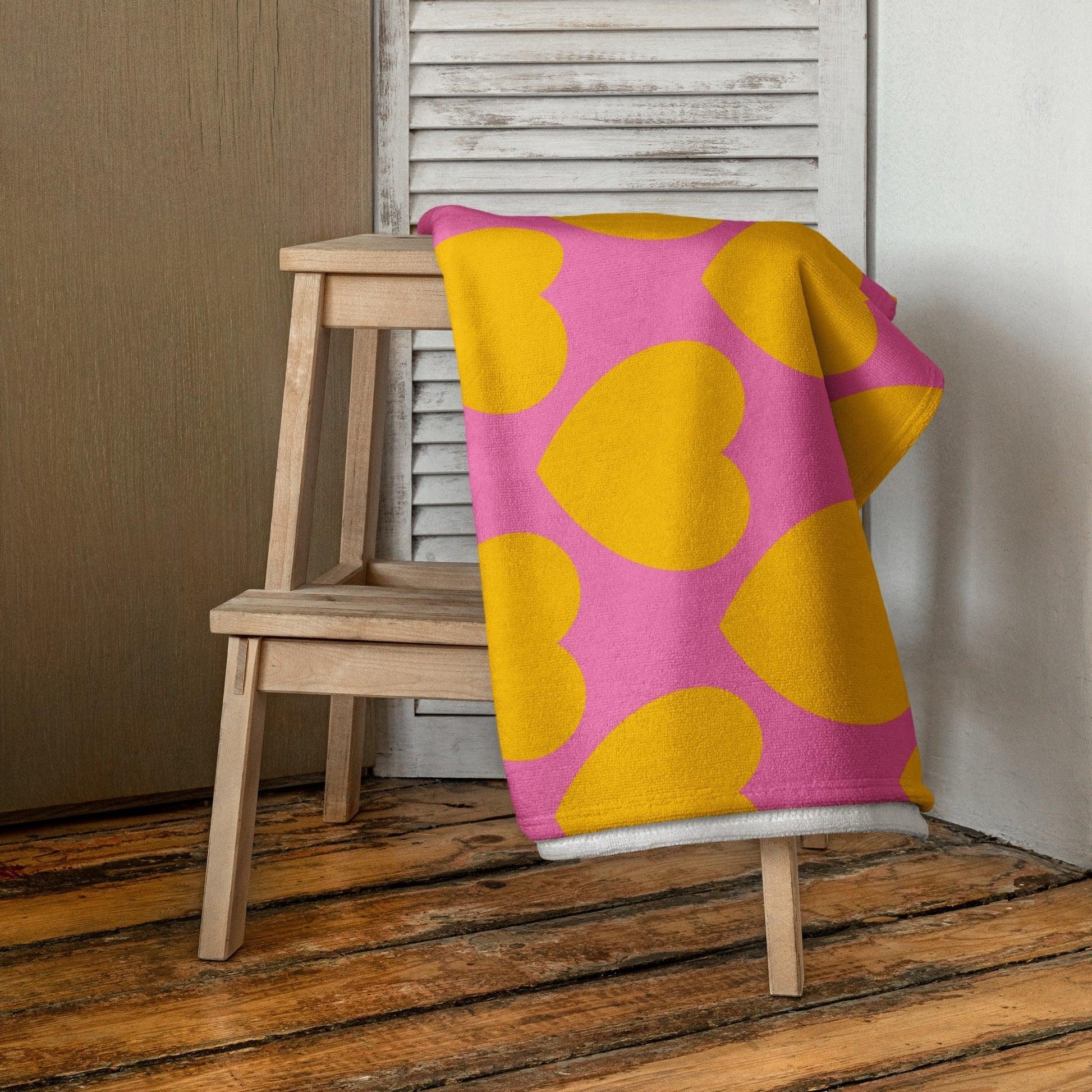Towel - ELLIE LOVE yellow pink - Bold heart print