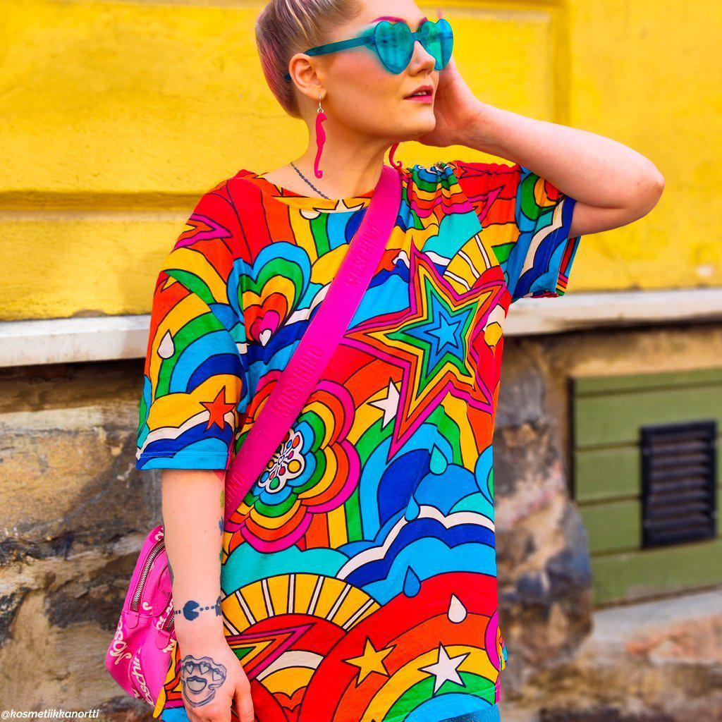 Organic cotton t-shirt - RAINBOW RAVE - Bold rainbow sky print