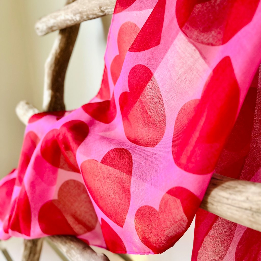 Scarf - ELLIE LOVE red - Bold heart print